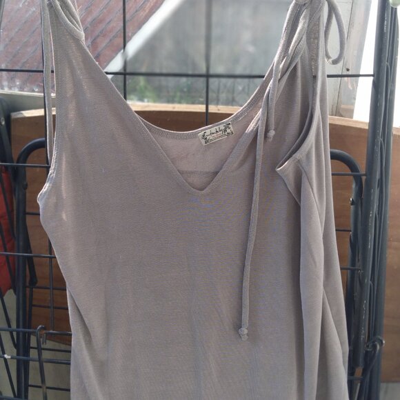 Gray Sleeveless Tie-strap top Intimately Free People Size Small Imported fabric - Picture 2 of 10